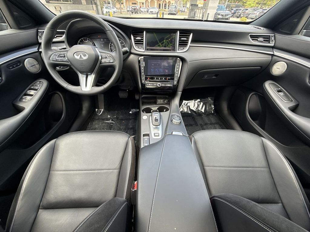 Thumbnail: 2025 INFINITI QX50 - 14