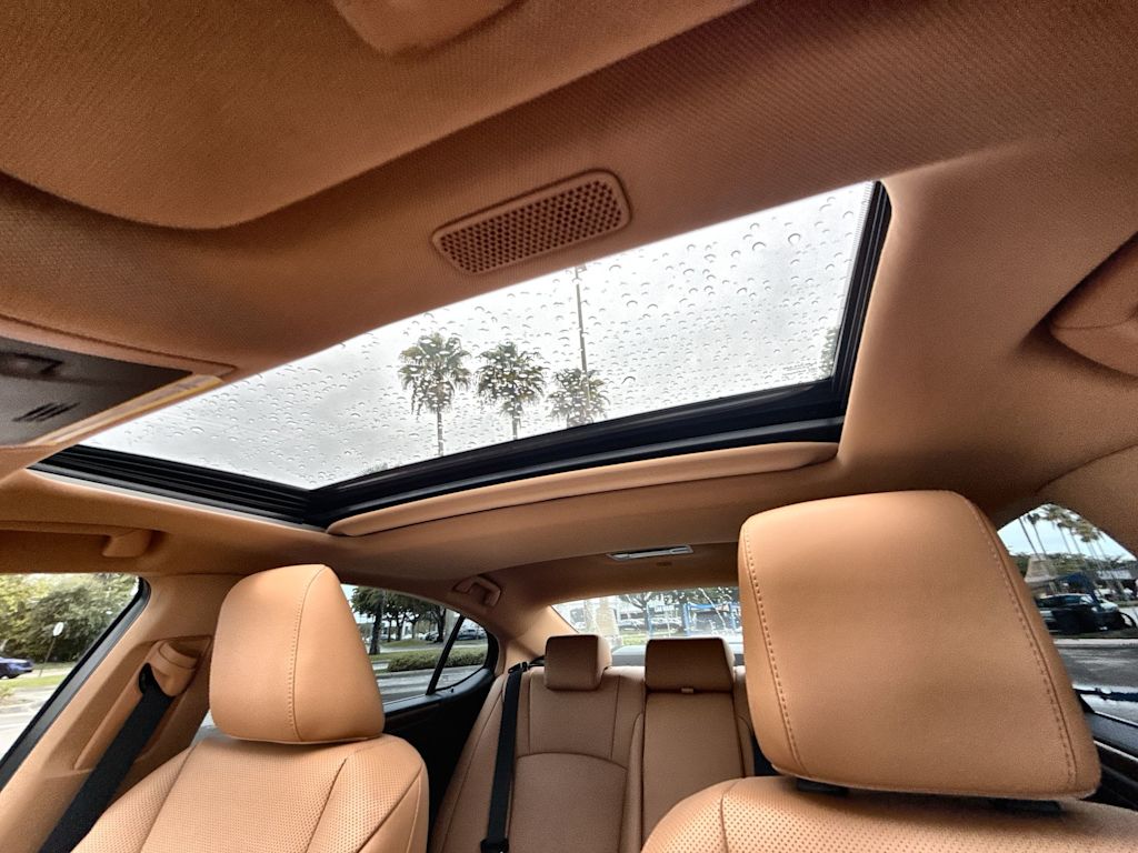 Thumbnail: 2025 Lexus ES - 25