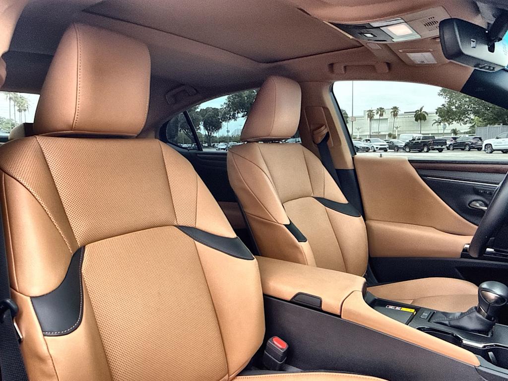 Thumbnail: 2025 Lexus ES - 29