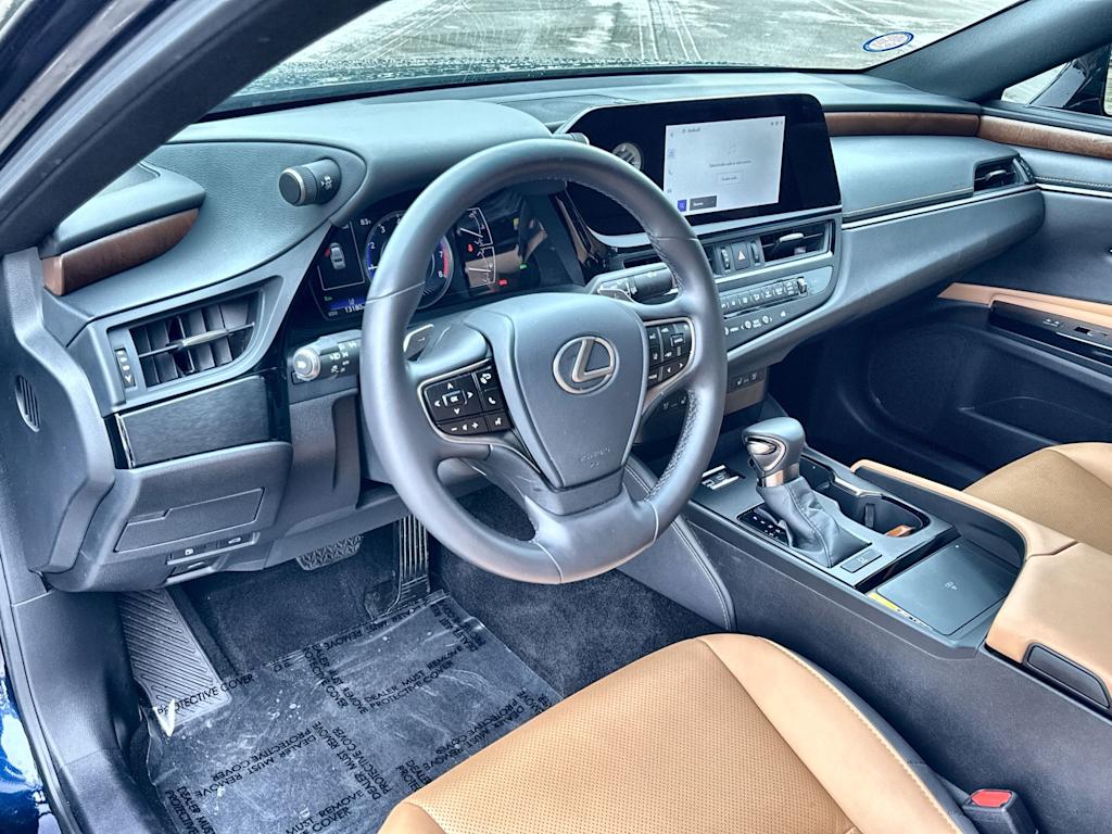 Thumbnail: 2025 Lexus ES - 2