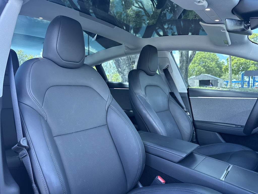 Thumbnail: 2024 Tesla Model 3 - 10
