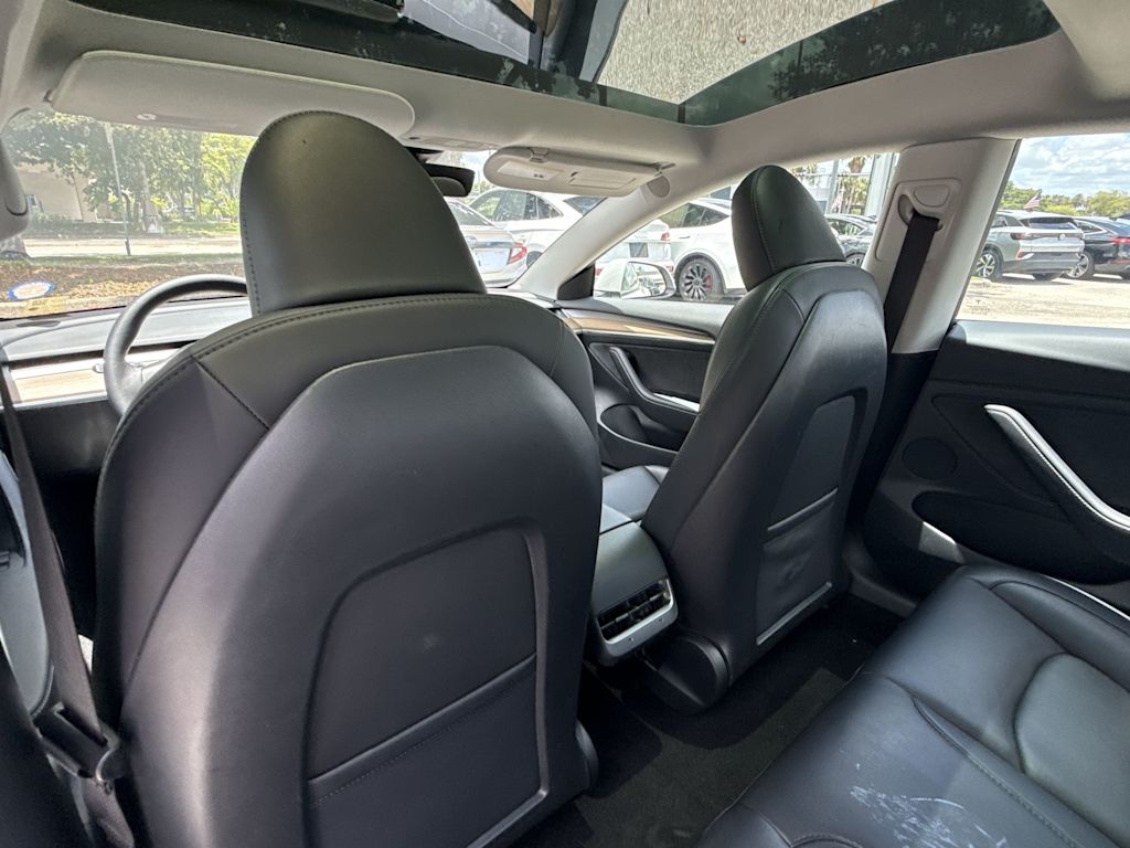 Thumbnail: 2023 Tesla Model 3 - 23