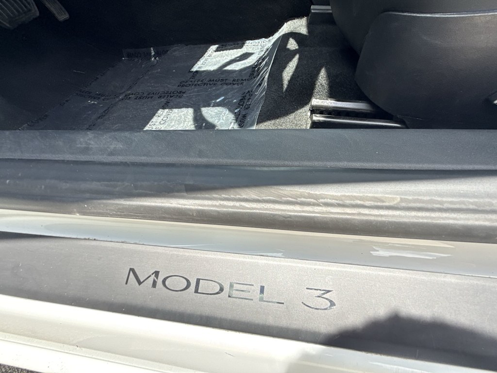 Thumbnail: 2023 Tesla Model 3 - 7