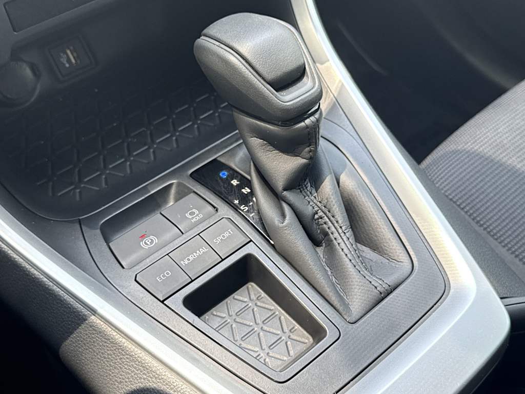 Thumbnail: 2025 Toyota RAV4 - 15