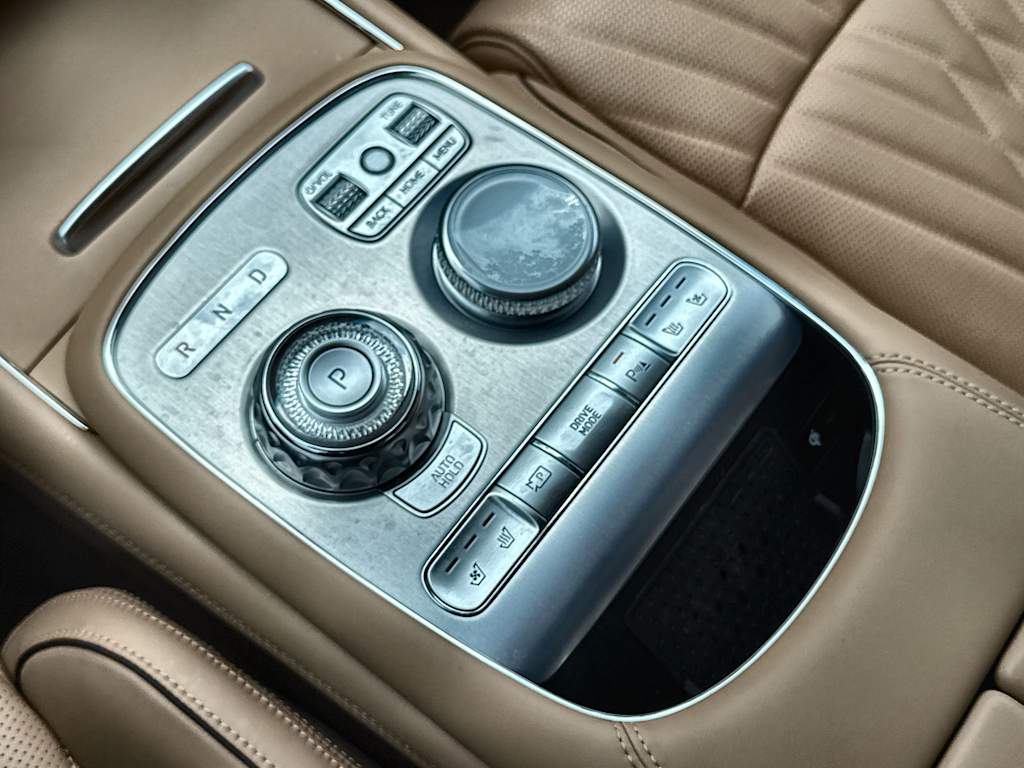 Thumbnail: 2025 Genesis G90 - 16