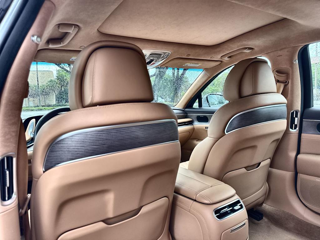 Thumbnail: 2025 Genesis G90 - 12