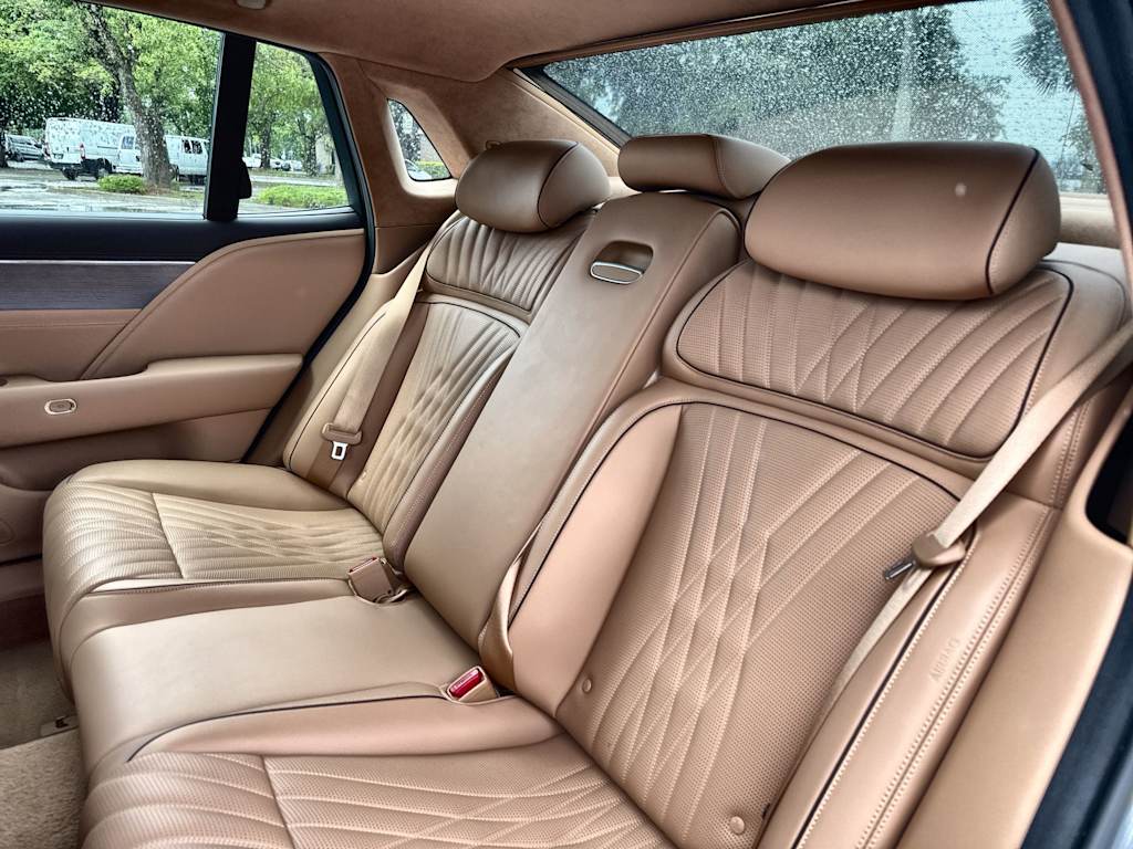 Thumbnail: 2025 Genesis G90 - 13