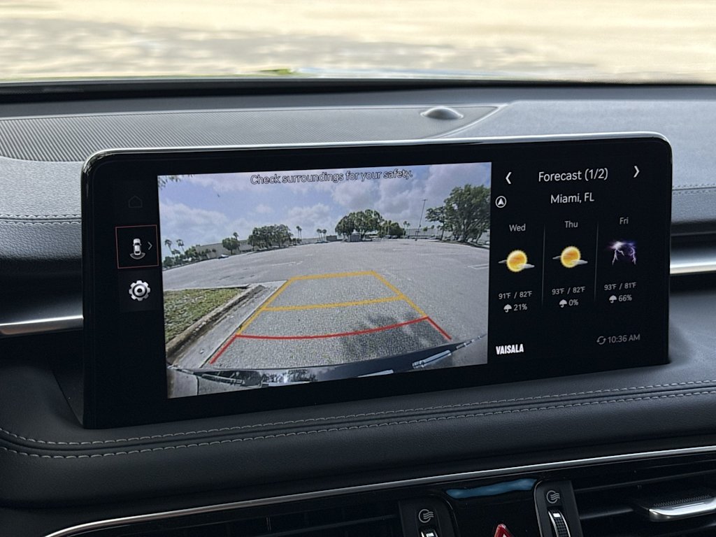 Thumbnail: 2023 Genesis G70 - 25