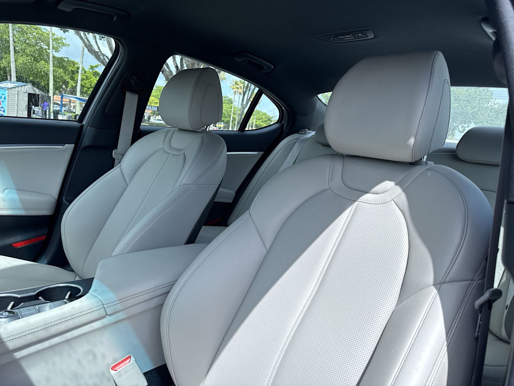 Thumbnail: 2023 Genesis G70 - 11