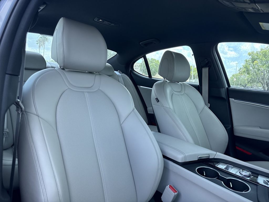 Thumbnail: 2023 Genesis G70 - 29