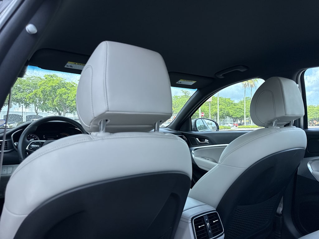 Thumbnail: 2023 Genesis G70 - 12
