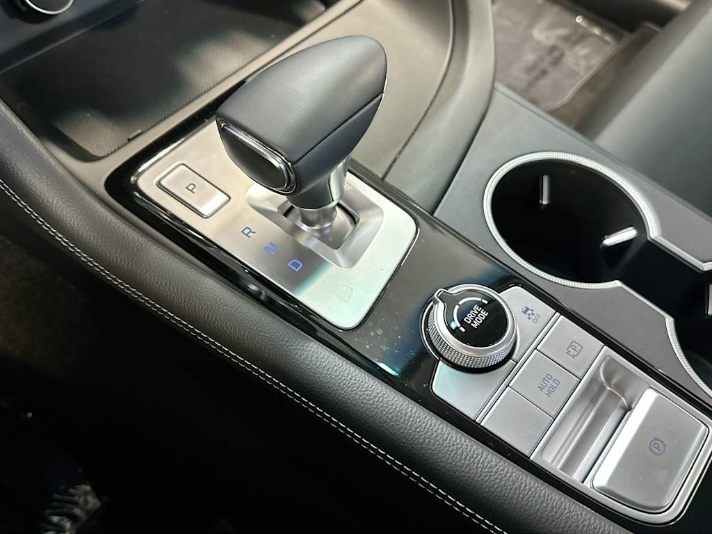 Thumbnail: 2023 Genesis G70 - 15