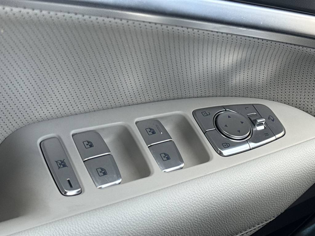 Thumbnail: 2026 Genesis G70 - 26