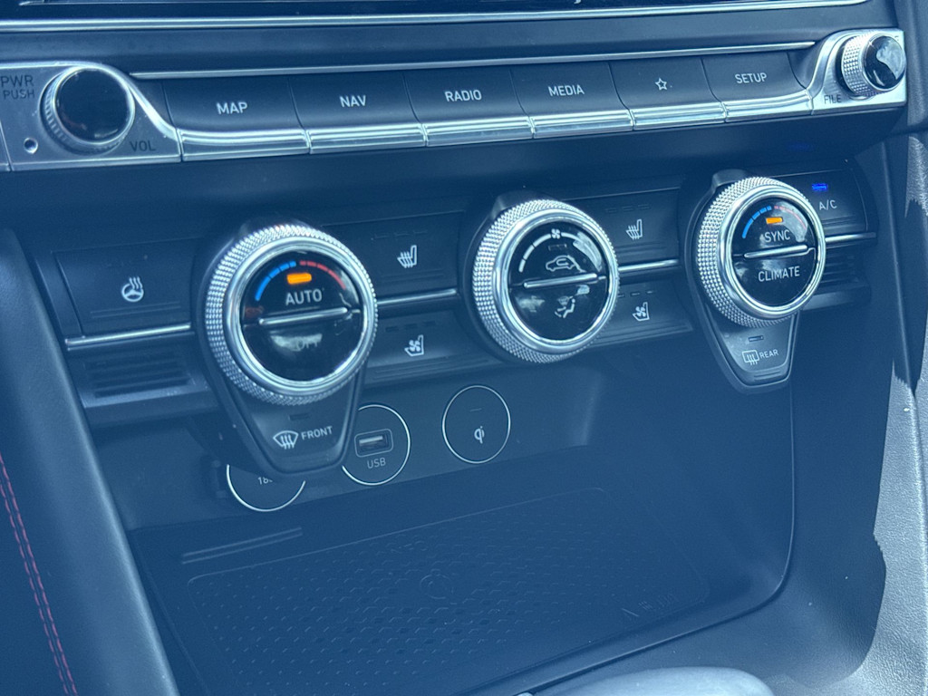 Thumbnail: 2023 Genesis G70 - 27