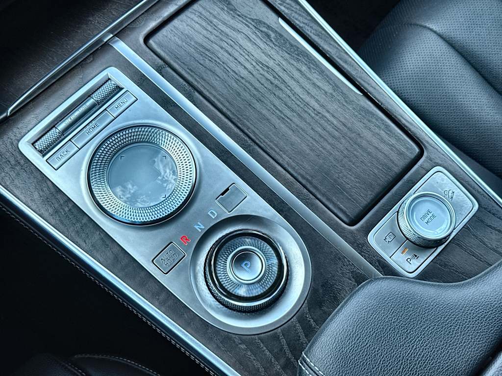 Thumbnail: 2021 Genesis GV80 - 27