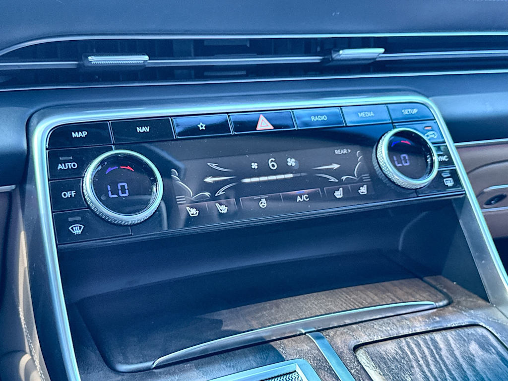 Thumbnail: 2024 Genesis GV80 - 25