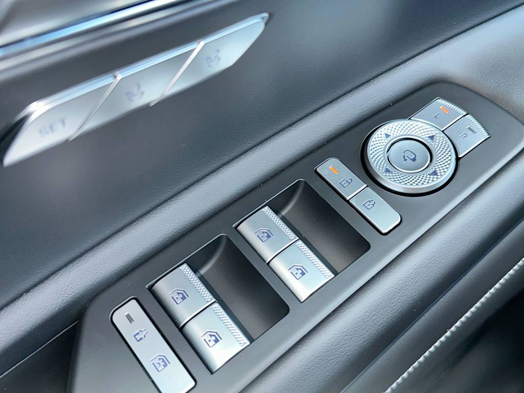 Thumbnail: 2026 Genesis GV80 - 26
