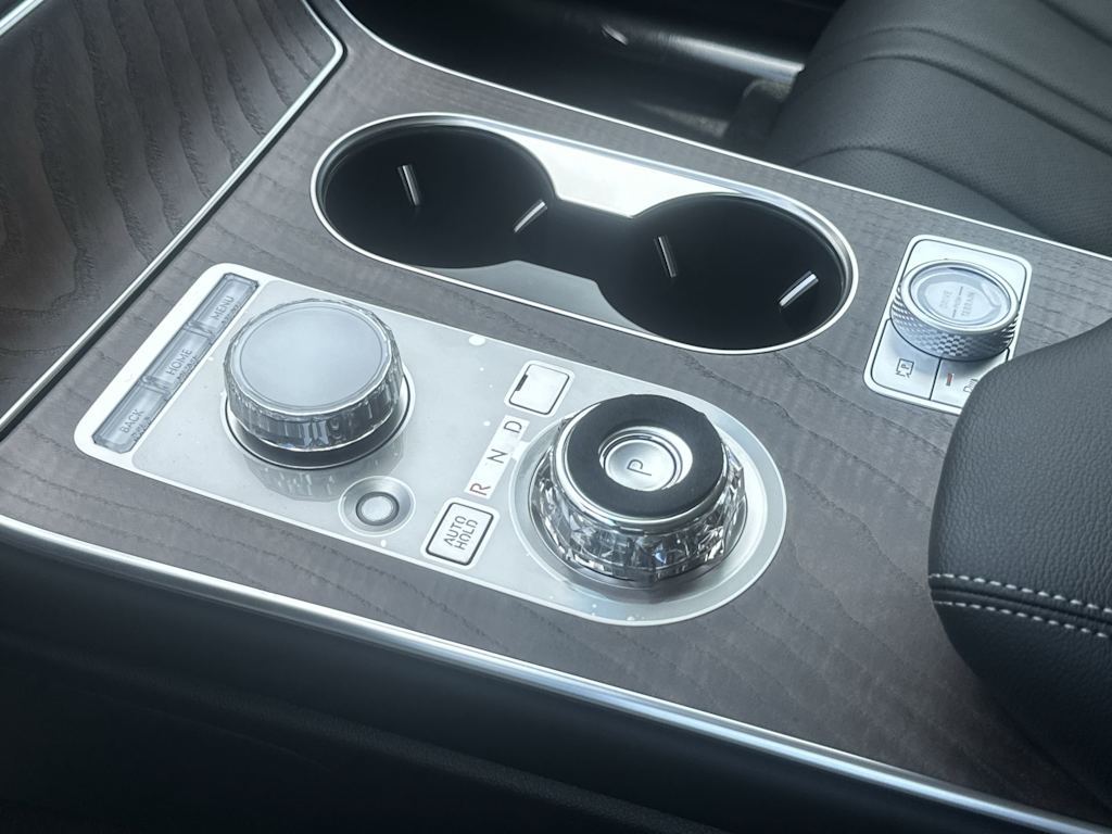 Thumbnail: 2026 Genesis GV80 - 15