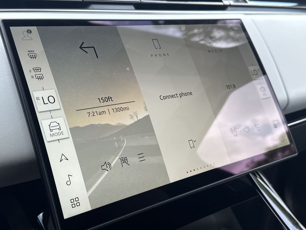 Thumbnail: 2024 Land Rover Range Rover Sport - 14