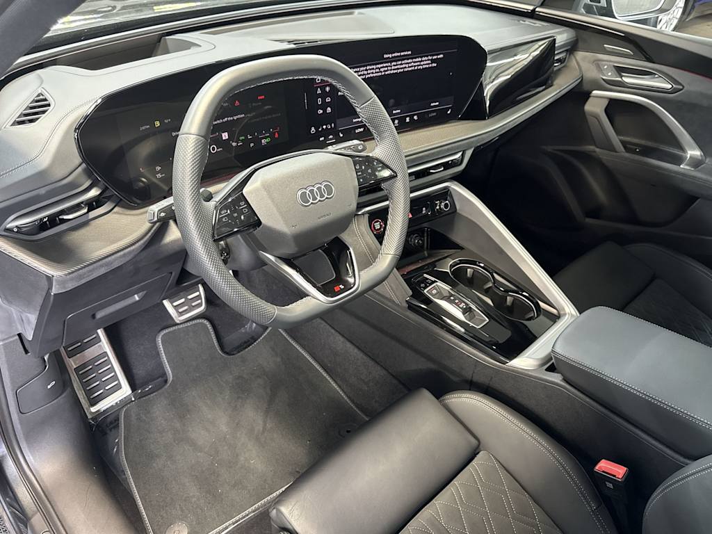 Thumbnail: 2025 Audi SQ5 - 2