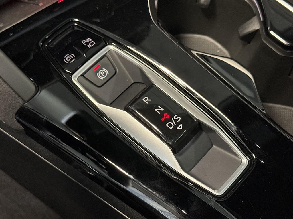Thumbnail: 2025 Audi SQ5 - 16