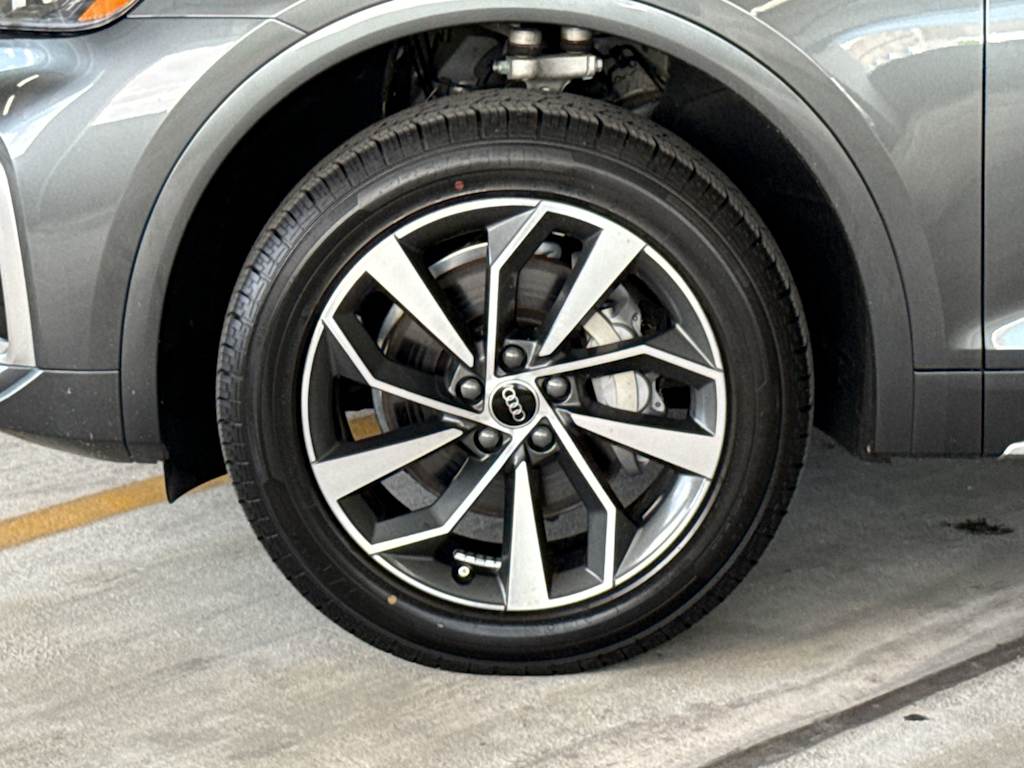 Thumbnail: 2022 Audi Q5 - 7