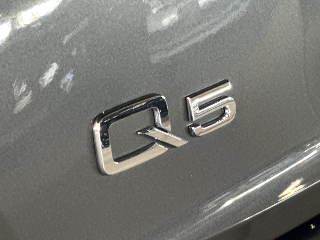 Thumbnail: 2022 Audi Q5 - 6