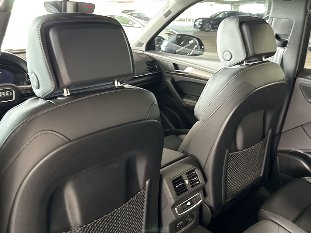 Thumbnail: 2022 Audi Q5 - 11