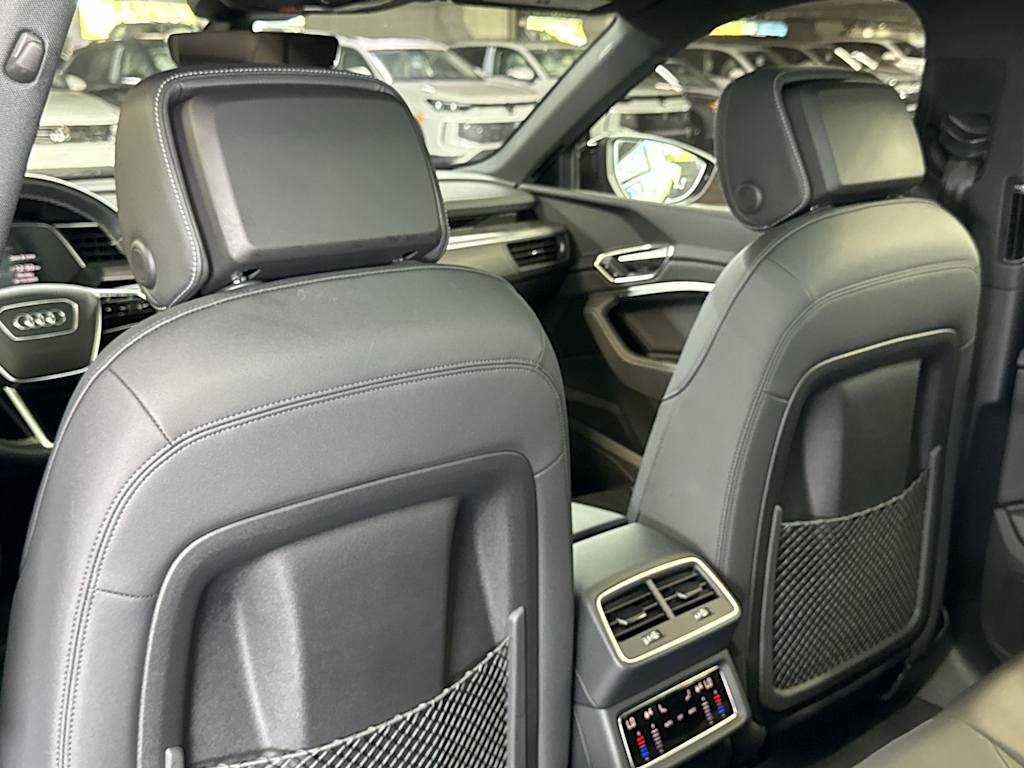 Thumbnail: 2024 Audi Q8 e-tron - 11