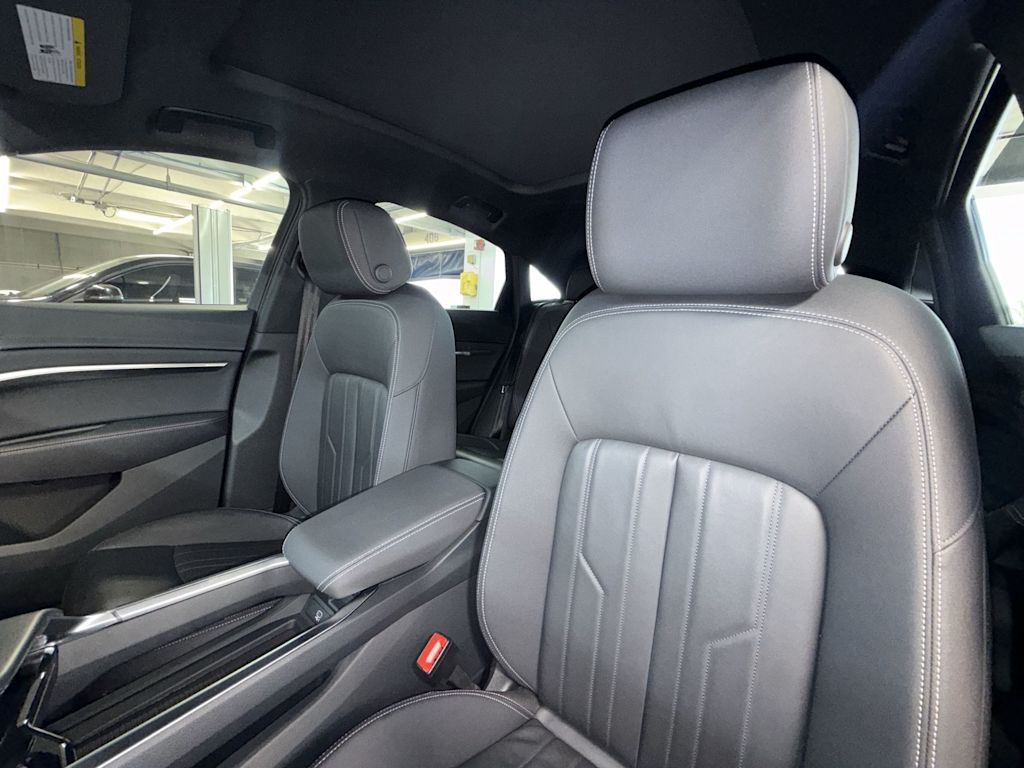 Thumbnail: 2024 Audi Q8 e-tron - 10