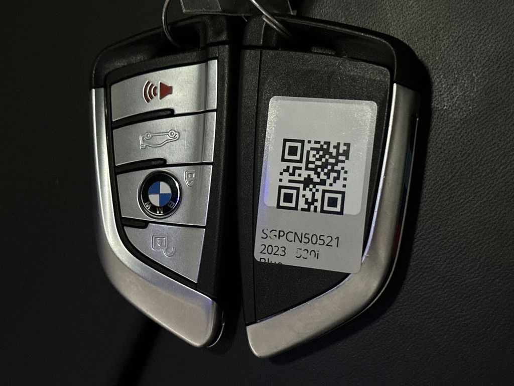 Thumbnail: 2023 BMW 5 Series - 29