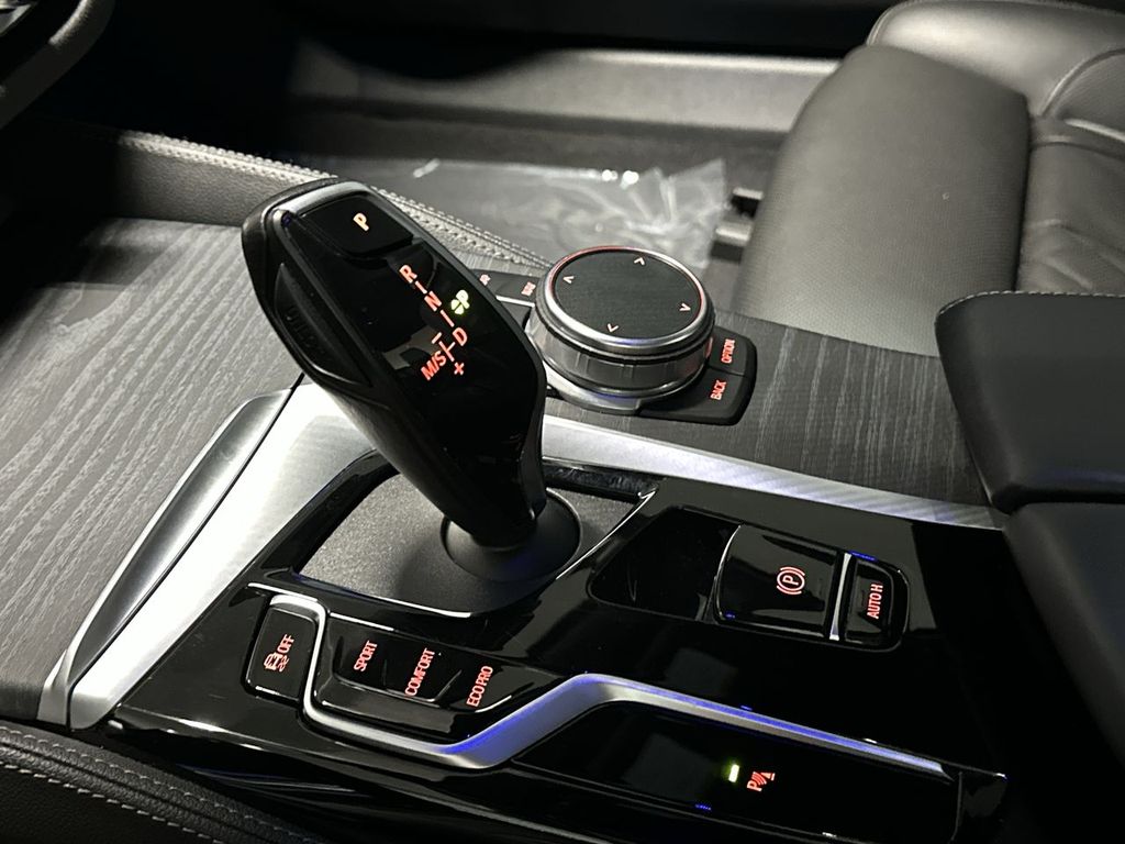 Thumbnail: 2023 BMW 5 Series - 15