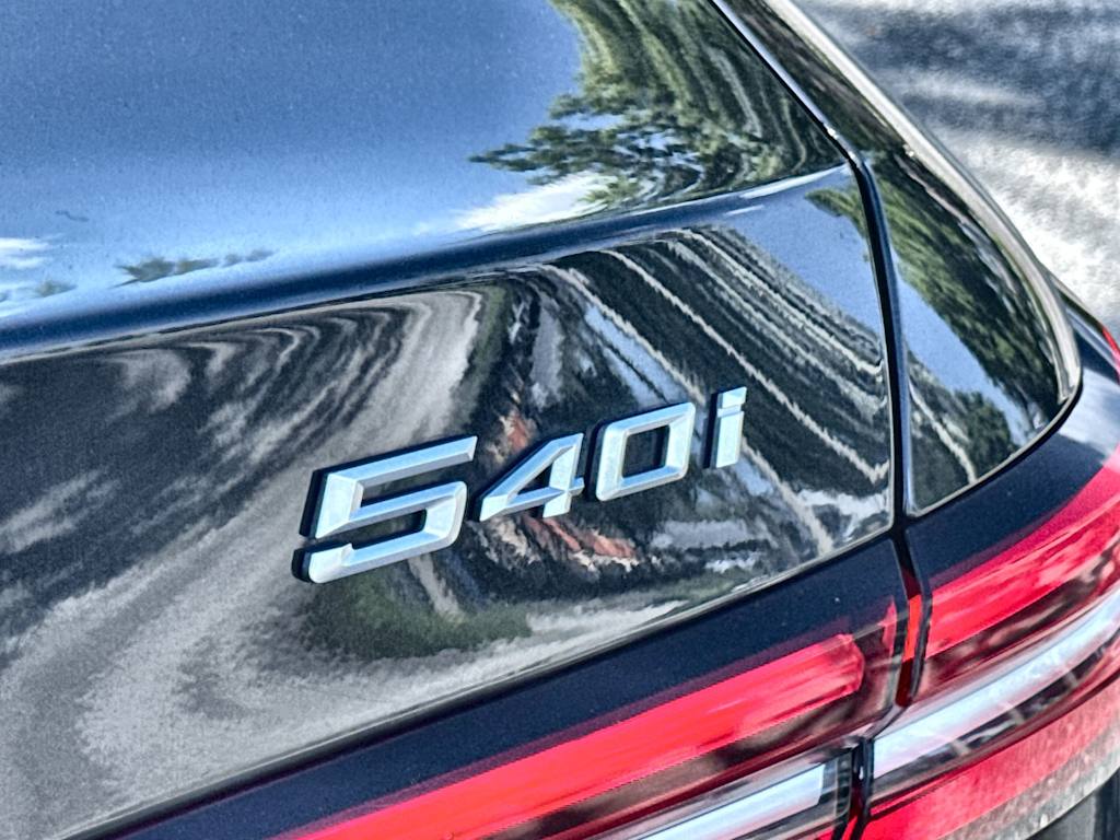 Thumbnail: 2024 BMW 5 Series - 6