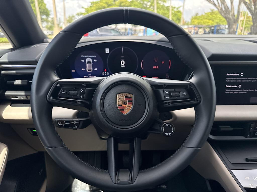 Thumbnail: 2025 Porsche Macan - 9