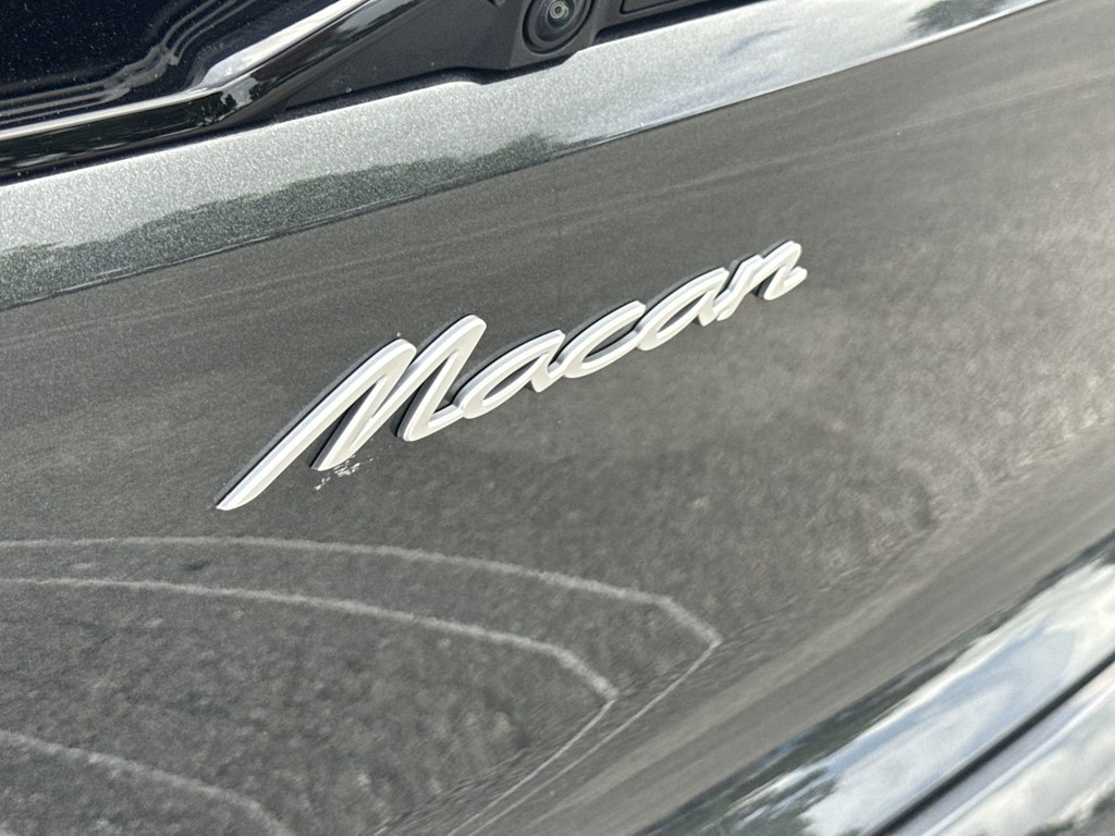 Thumbnail: 2025 Porsche Macan - 6
