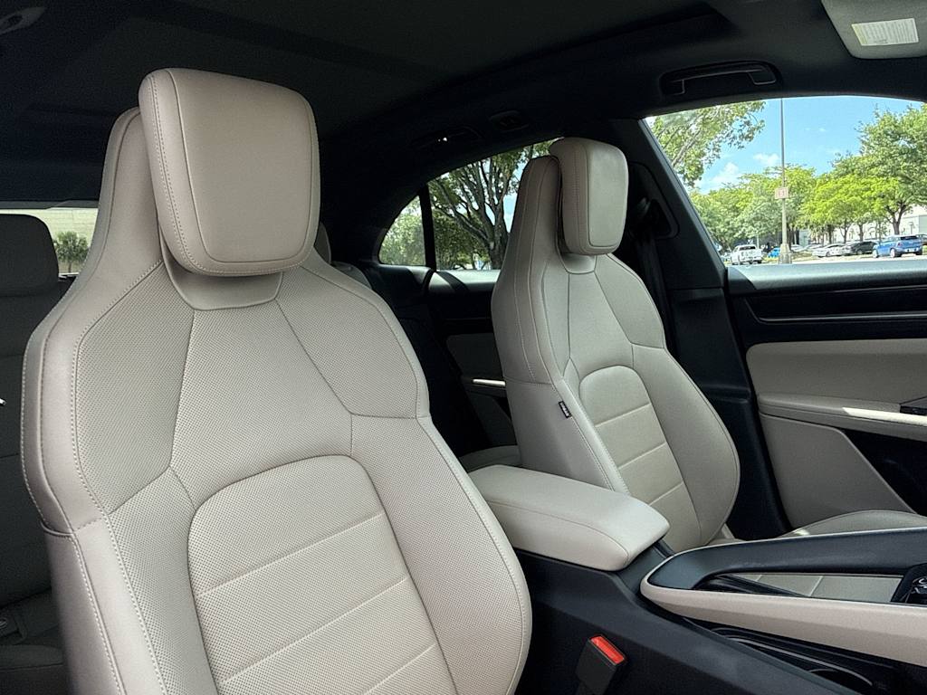 Thumbnail: 2025 Porsche Macan - 28