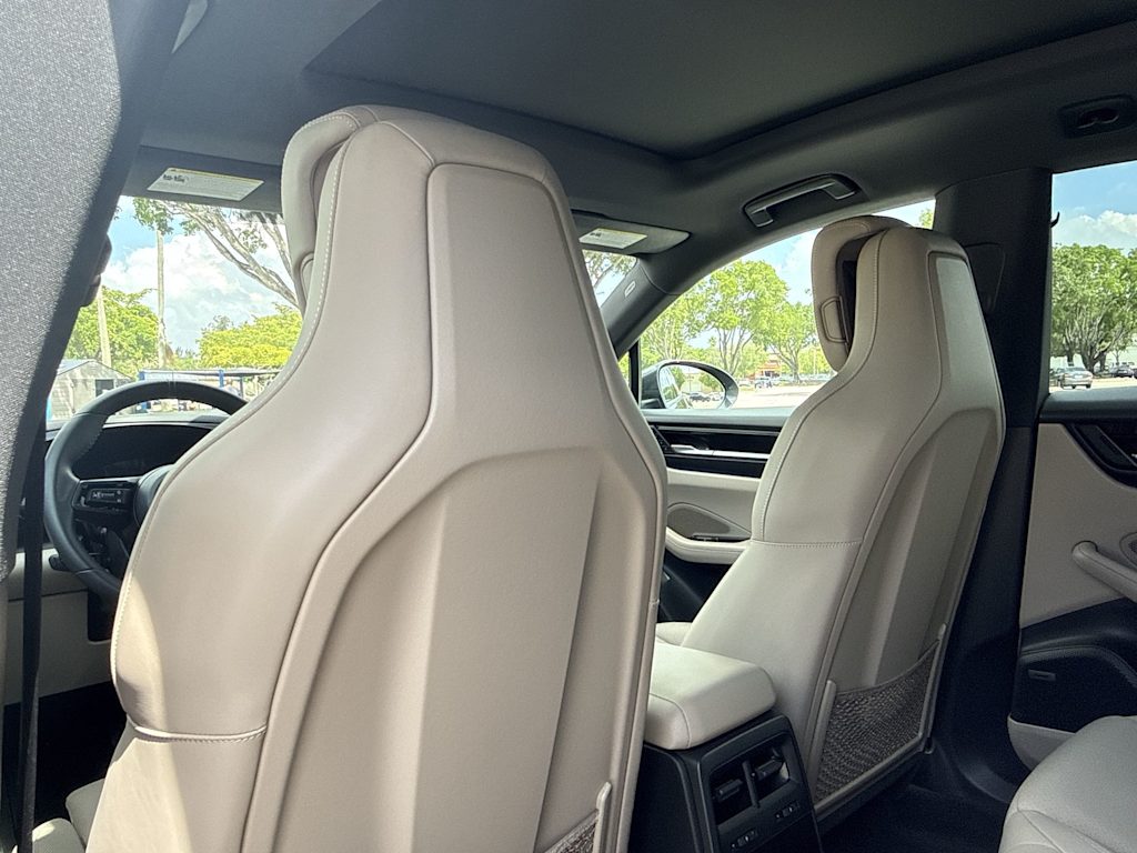 Thumbnail: 2025 Porsche Macan - 11