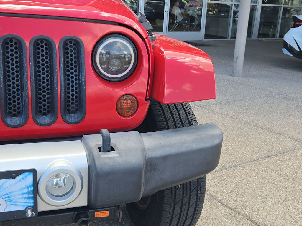 Thumbnail: 2013 Jeep Wrangler - 21