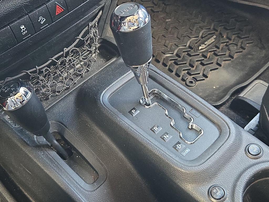 Thumbnail: 2013 Jeep Wrangler - 14