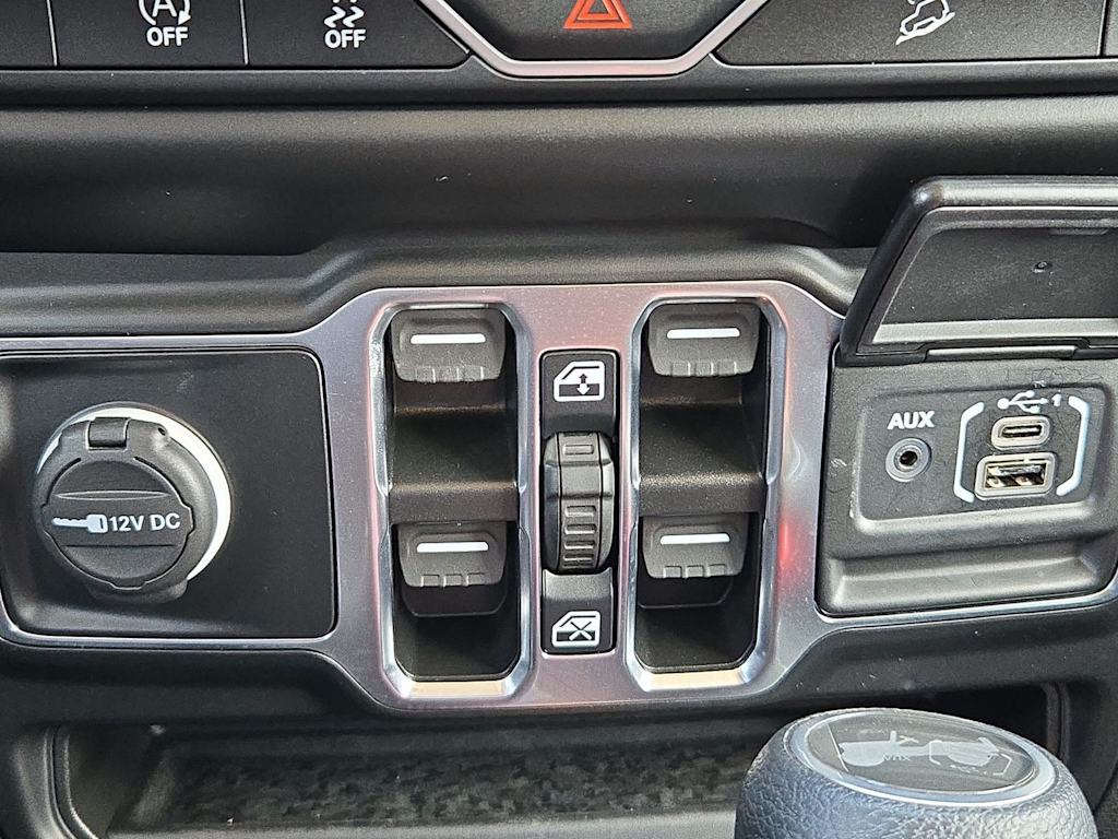 Thumbnail: 2021 Jeep Wrangler - 30