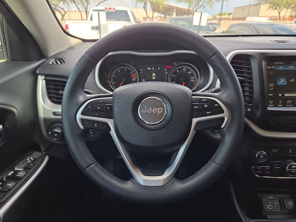 Thumbnail: 2018 Jeep Cherokee - 13