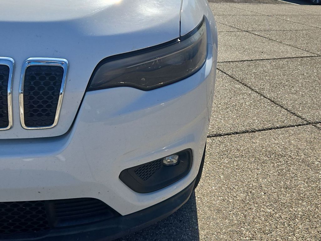 Thumbnail: 2019 Jeep Cherokee - 23