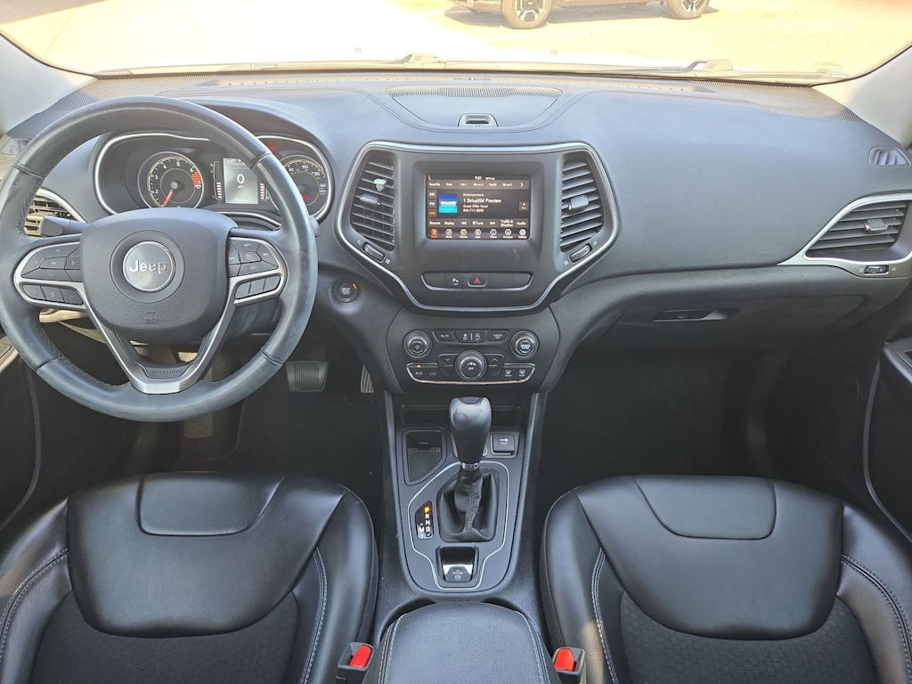 Thumbnail: 2019 Jeep Cherokee - 8