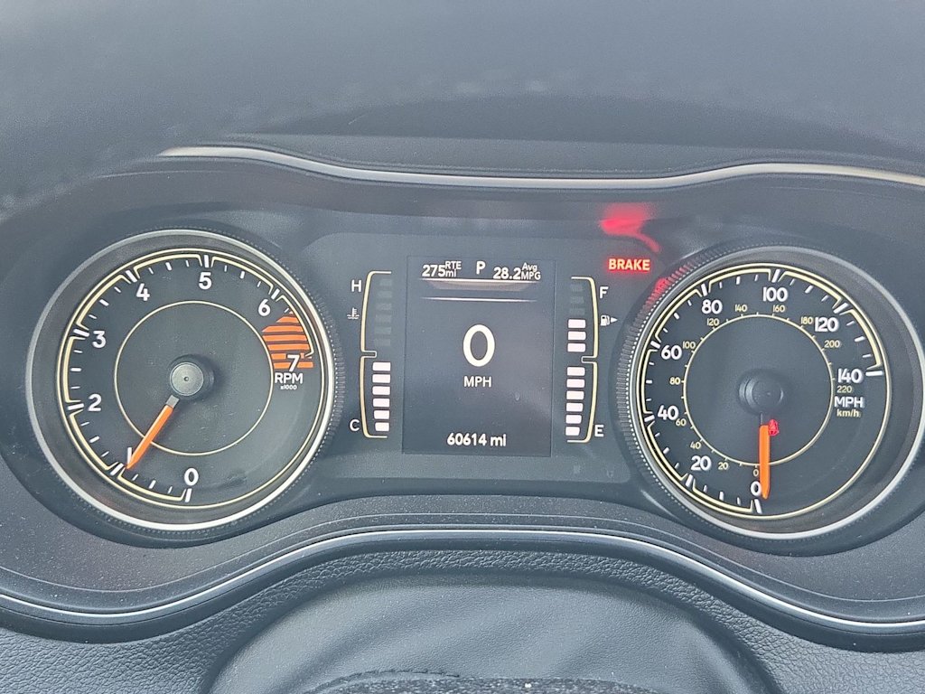Thumbnail: 2019 Jeep Cherokee - 15