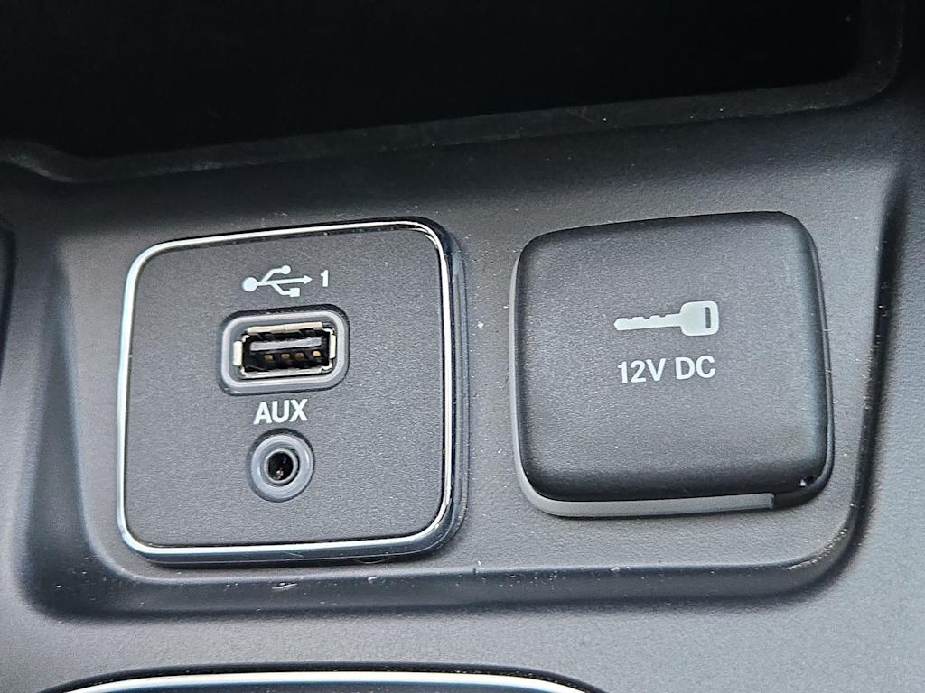 Thumbnail: 2019 Jeep Cherokee - 35