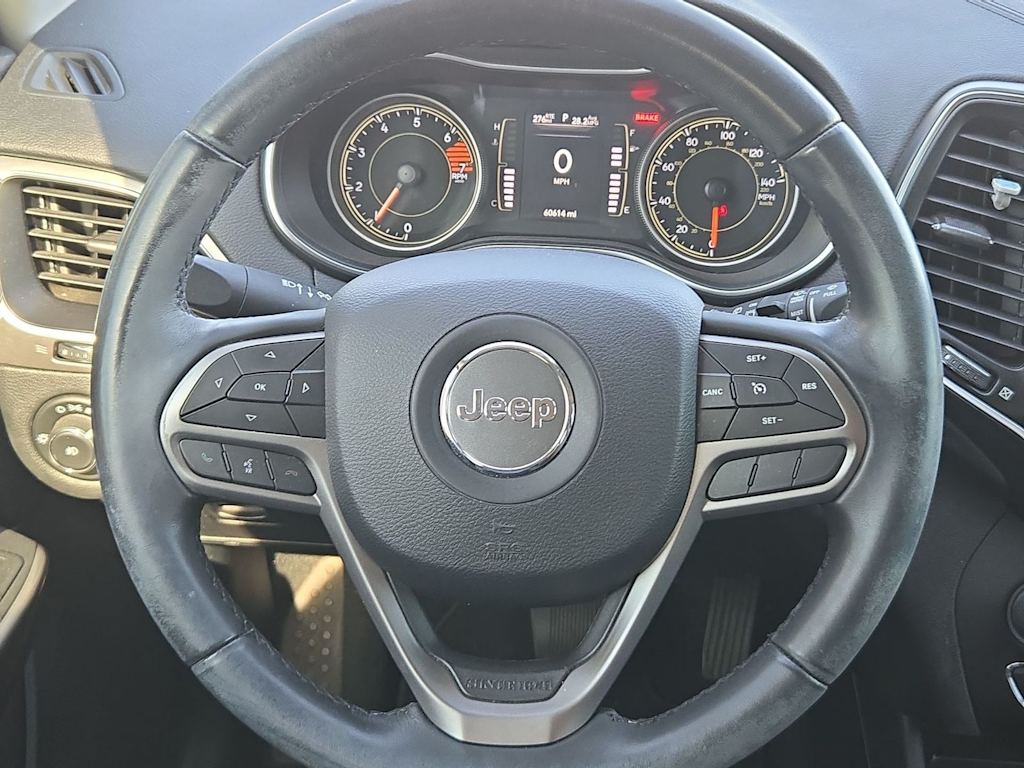 Thumbnail: 2019 Jeep Cherokee - 12