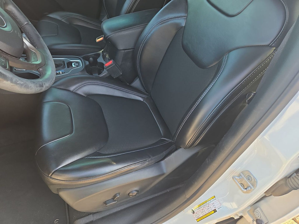 Thumbnail: 2019 Jeep Cherokee - 9