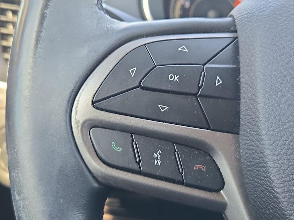 Thumbnail: 2019 Jeep Cherokee - 28