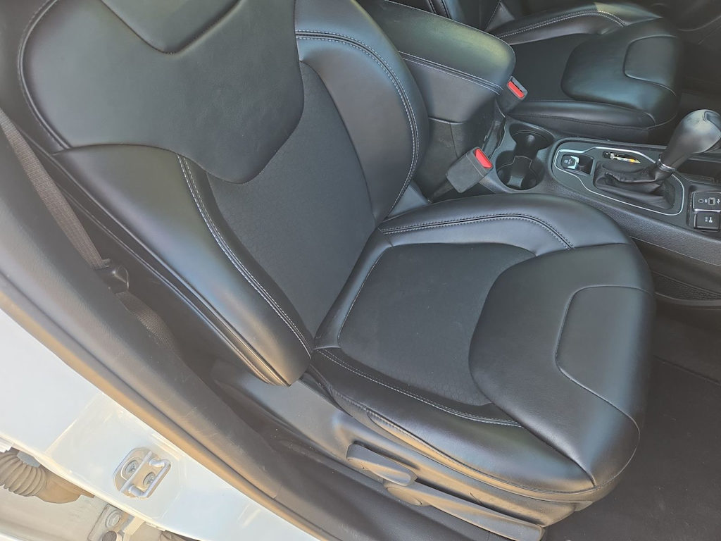 Thumbnail: 2019 Jeep Cherokee - 10