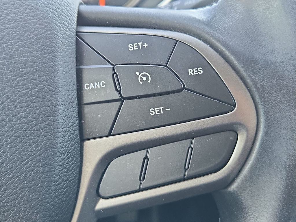 Thumbnail: 2019 Jeep Cherokee - 29